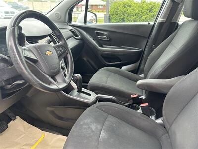 2018 Chevrolet Trax LS   - Photo 8 - Fairview Heights, IL 62208
