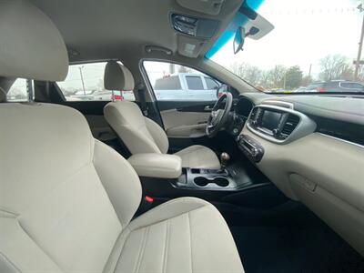 2019 Kia Sorento LX V6   - Photo 5 - Belleville, IL 62226