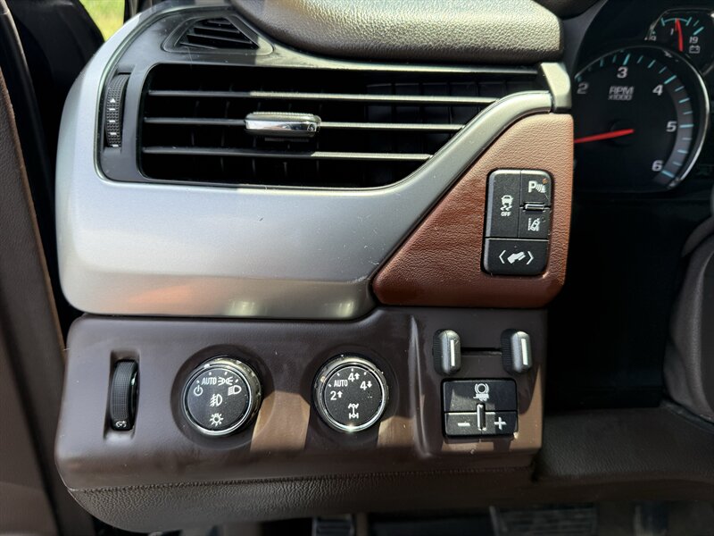 2015 Chevrolet Tahoe LTZ - Photo 17 - Cahokia, IL 62206