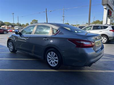 2018 Nissan Altima 2.5 S   - Photo 5 - Fairview Heights, IL 62208