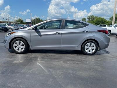 2016 Hyundai ELANTRA SE   - Photo 2 - Cahokia, IL 62206