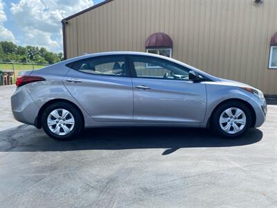 2016 Hyundai ELANTRA SE   - Photo 5 - Cahokia, IL 62206