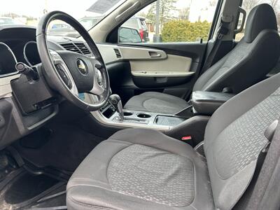 2011 Chevrolet Traverse LTZ   - Photo 8 - Fairview Heights, IL 62208