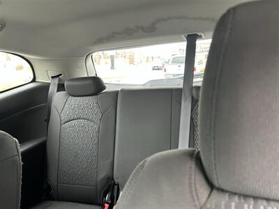 2011 Chevrolet Traverse LTZ   - Photo 10 - Fairview Heights, IL 62208