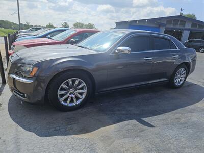 2013 Chrysler 300C   - Photo 2 - Belleville, IL 62223