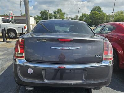 2013 Chrysler 300C   - Photo 6 - Belleville, IL 62223