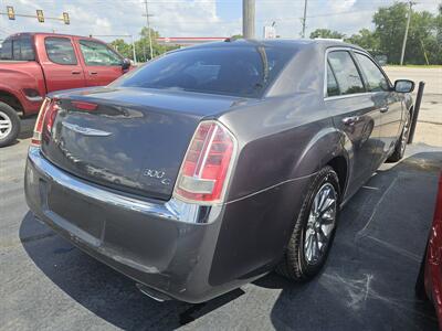 2013 Chrysler 300C   - Photo 4 - Belleville, IL 62223