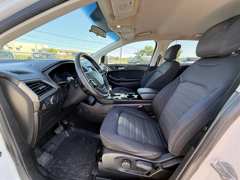 2018 Ford Edge SE - Photo 9 - Cahokia, IL 62206