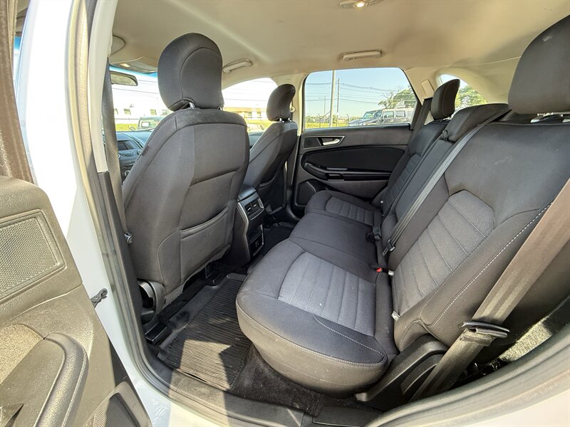 2018 Ford Edge SE - Photo 10 - Cahokia, IL 62206