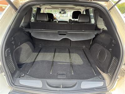 2011 Jeep Grand Cherokee Overland   - Photo 8 - Cahokia, IL 62206