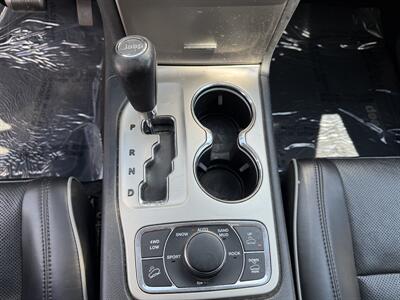 2011 Jeep Grand Cherokee Overland   - Photo 11 - Cahokia, IL 62206