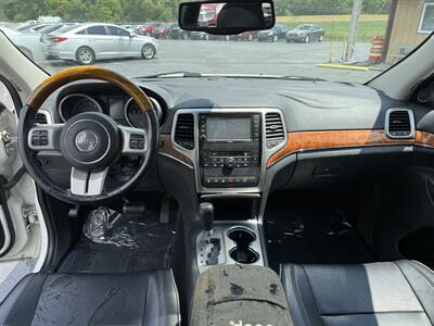 2011 Jeep Grand Cherokee Overland   - Photo 23 - Cahokia, IL 62206