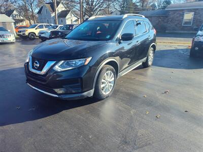 2017 Nissan Rogue S   - Photo 2 - Freeburg, IL 62243