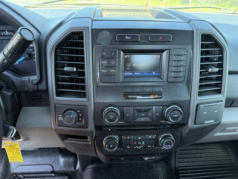 2017 Ford F-250 Super Duty XL - Photo 10 - Cahokia, IL 62206