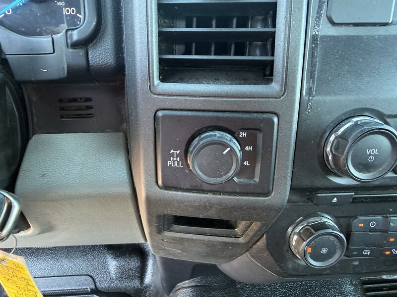 2017 Ford F-250 Super Duty XL - Photo 11 - Cahokia, IL 62206
