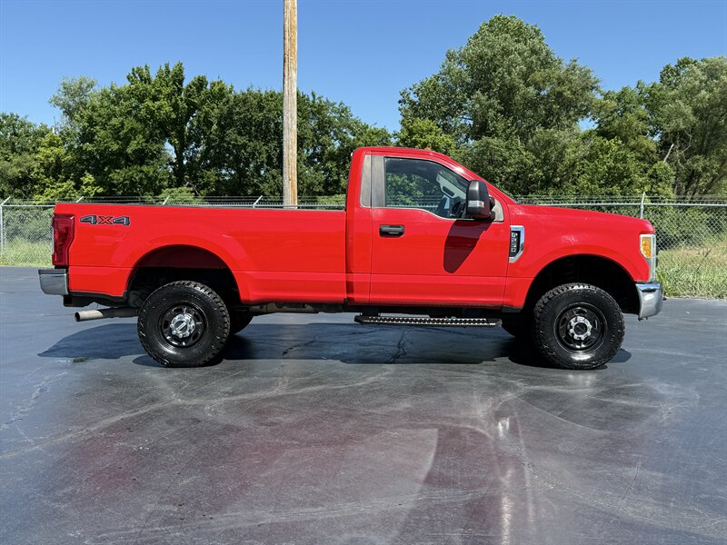 2017 Ford F-250 Super Duty XL - Photo 5 - Cahokia, IL 62206