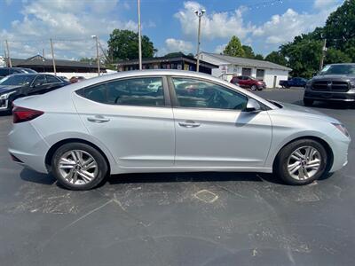 2019 Hyundai ELANTRA SEL   - Photo 8 - Belleville, IL 62226