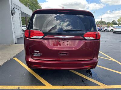 2020 Chrysler Voyager LXi   - Photo 7 - Fairview Heights, IL 62208