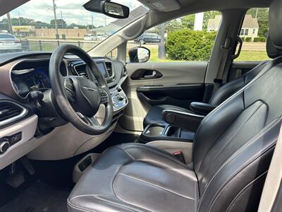 2020 Chrysler Voyager LXi   - Photo 8 - Fairview Heights, IL 62208