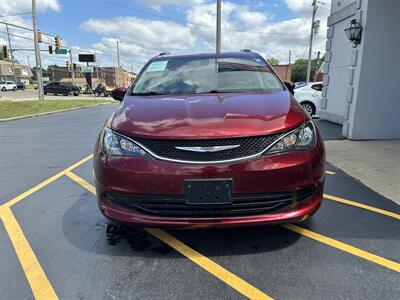 2020 Chrysler Voyager LXi   - Photo 6 - Fairview Heights, IL 62208