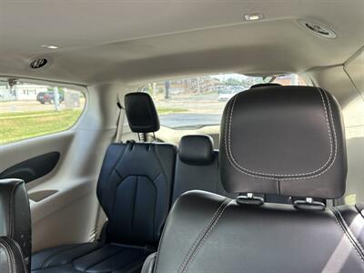2020 Chrysler Voyager LXi   - Photo 10 - Fairview Heights, IL 62208