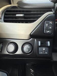 2015 GMC Yukon XL Denali   - Photo 17 - Cahokia, IL 62206