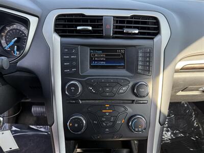 2015 Ford Fusion SE - Photo 11 - Cahokia, IL 62206