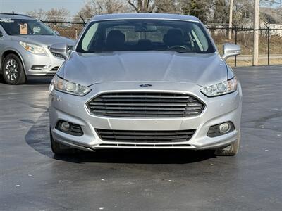 2015 Ford Fusion SE - Photo 2 - Cahokia, IL 62206