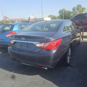 2012 Hyundai SONATA SE   - Photo 4 - Belleville, IL 62223