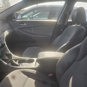 2012 Hyundai SONATA SE   - Photo 5 - Belleville, IL 62223