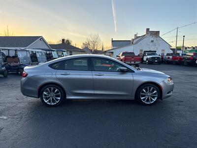 2016 Chrysler 200 Series S   - Photo 8 - Millstadt, IL 62260