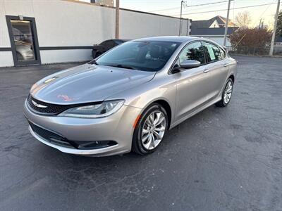 2016 Chrysler 200 Series S   - Photo 1 - Millstadt, IL 62260