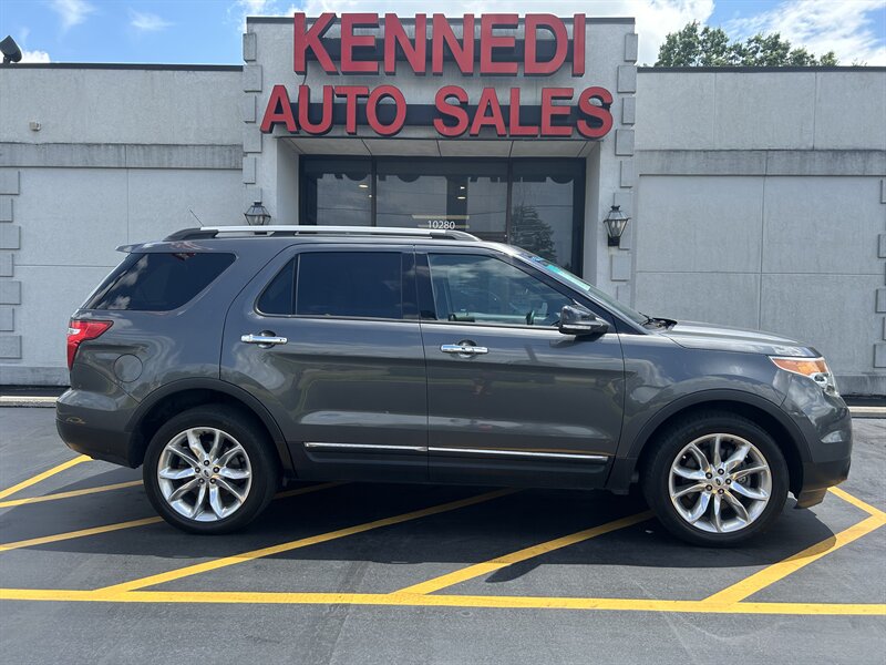 2015 Ford Explorer XLT - Photo 1 - Fairview Heights, IL 62208