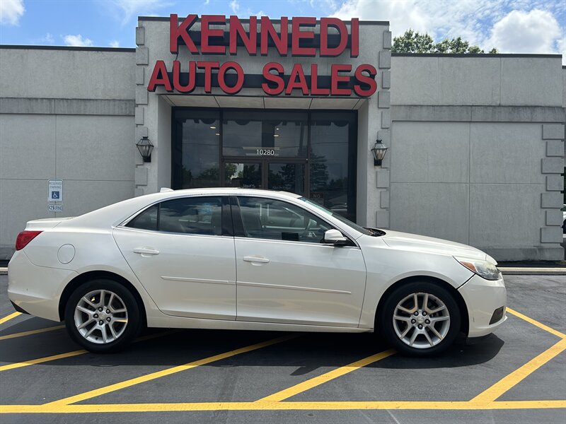 2014 Chevrolet Malibu LT - Photo 1 - Fairview Heights, IL 62208