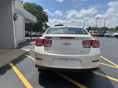 2014 Chevrolet Malibu LT   - Photo 7 - Fairview Heights, IL 62208