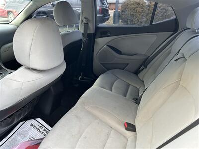 2014 Kia Optima LX - Photo 9 - Fairview Heights, IL 62208