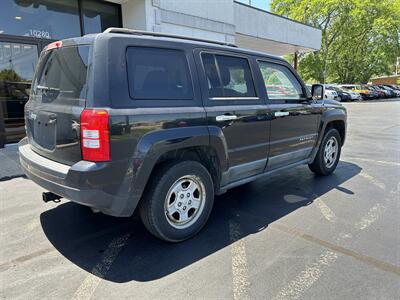 2011 Jeep Patriot Sport   - Photo 4 - Fairview Heights, IL 62208