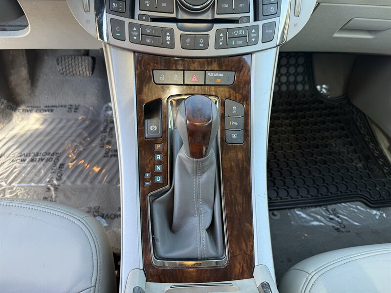 2010 Buick LaCrosse CXS - Photo 15 - Cahokia, IL 62206