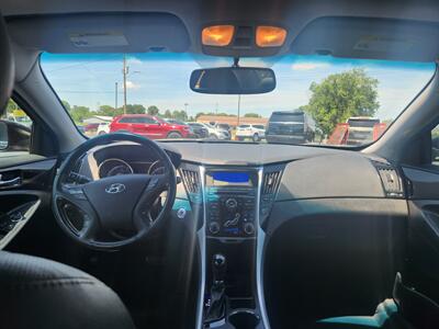 2011 Hyundai SONATA Limited   - Photo 6 - Cahokia, IL 62206