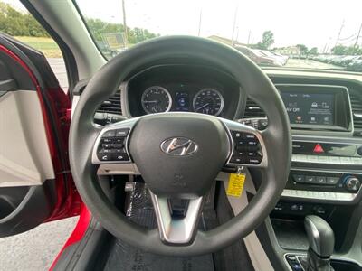 2019 Hyundai SONATA SE   - Photo 12 - Cahokia, IL 62206