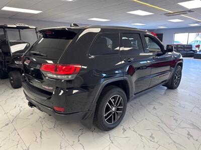 2017 Jeep Grand Cherokee Trailhawk   - Photo 4 - Millstadt, IL 62260