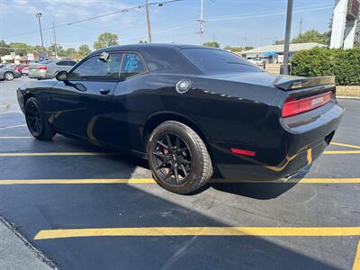 2014 Dodge Challenger SXT   - Photo 5 - Fairview Heights, IL 62208