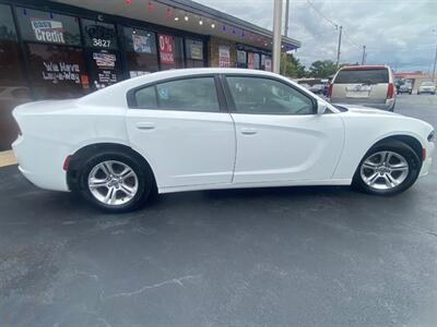 2020 Dodge Charger SXT - Photo 8 - Belleville, IL 62226