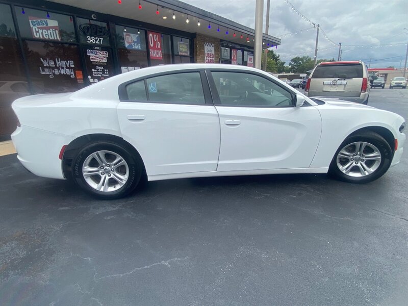 2020 Dodge Charger SXT - Photo 8 - Belleville, IL 62226