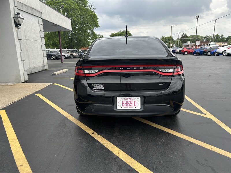 2016 Dodge Dart SXT - Photo 7 - Fairview Heights, IL 62208