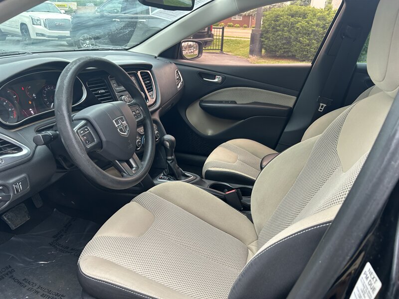 2016 Dodge Dart SXT - Photo 8 - Fairview Heights, IL 62208