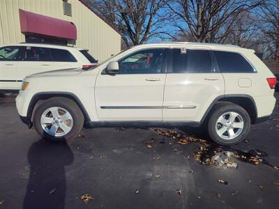 2011 Jeep Grand Cherokee Laredo   - Photo 2 - Freeburg, IL 62243