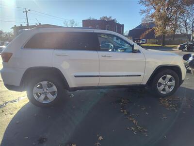 2011 Jeep Grand Cherokee Laredo   - Photo 5 - Freeburg, IL 62243