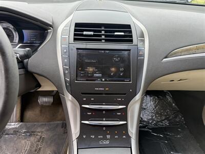 2015 Lincoln MKZ Hybrid   - Photo 13 - Cahokia, IL 62206