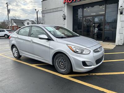 2017 Hyundai ACCENT SE   - Photo 2 - Fairview Heights, IL 62208
